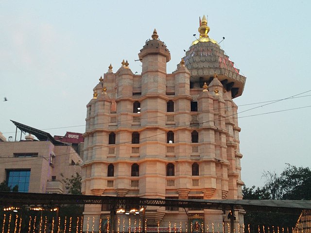 Sidhhivinayak Temple Mumbai Visit during Nashik to Mumbai trip