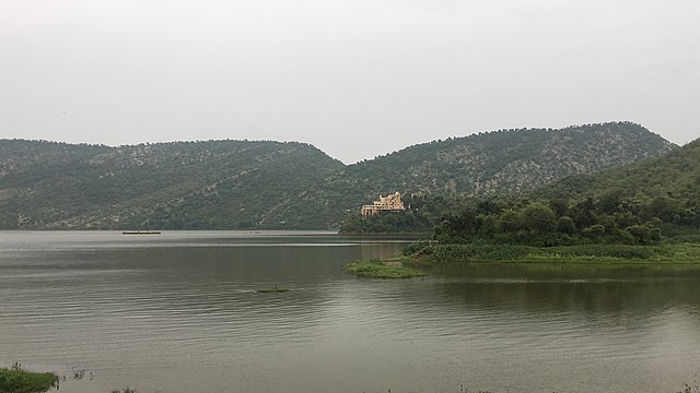 Siliserh Lake