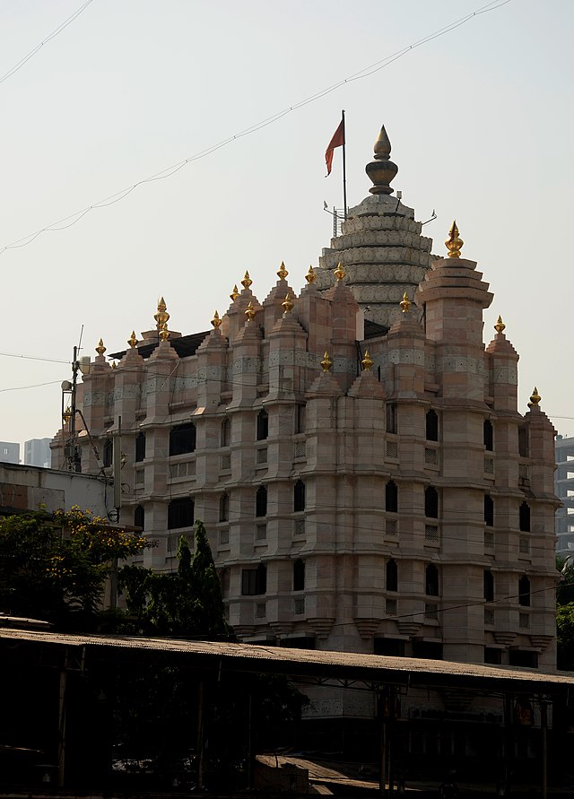 Siddhivinayak Temple covered in one day trip to mumbai from pune