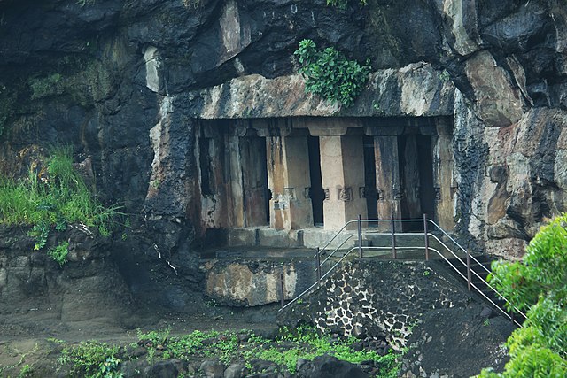 The famous Aurangabad caves Covered in Aurangabad local sightseeing package
