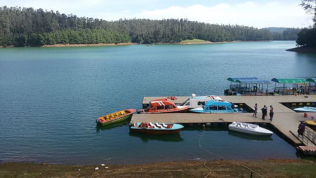 Boat house Visit during One day Coimbatore to Ooty tour by cab