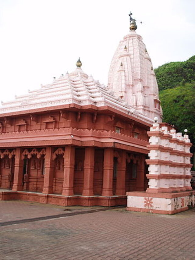 640px-Ganapatipule_temple