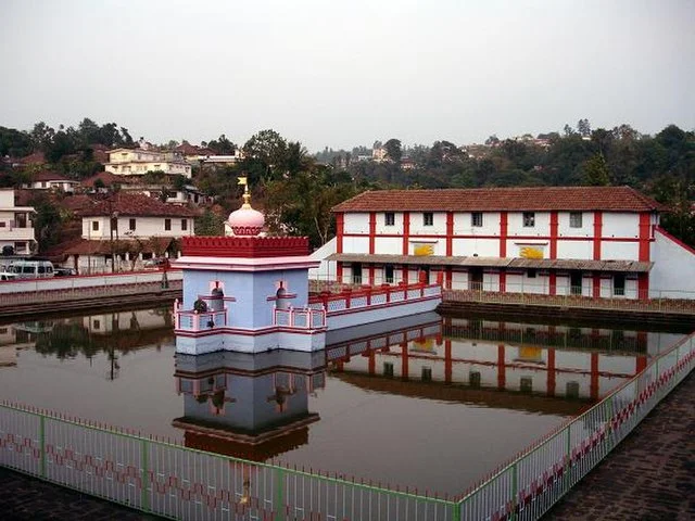 Omkareshwara Temple visit during Coorg sightseeing by cab