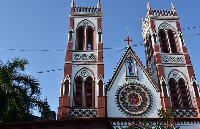 Church of Sacred Heart of Jesus, Visit during One day Chennai to Pondicherry tour by cab.