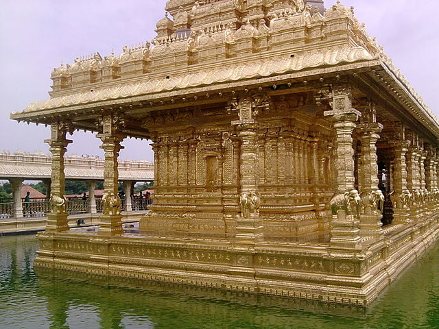 Sri Lakshmi Narayani Golden Temple, Visit during One day Chennai to Vellore tour by cab
