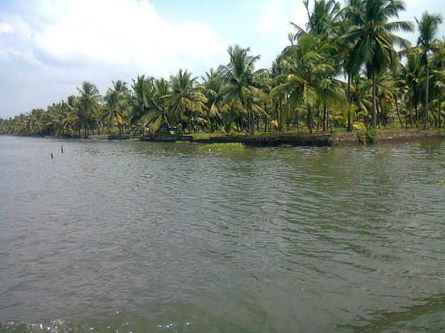 Vembanad Lake, Visit during One day Alappuzha Local Sightseeing Tour Package by cab,