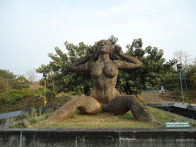Yakshi Statue, Famous statue in Coimbatore to Malampuzha tour.