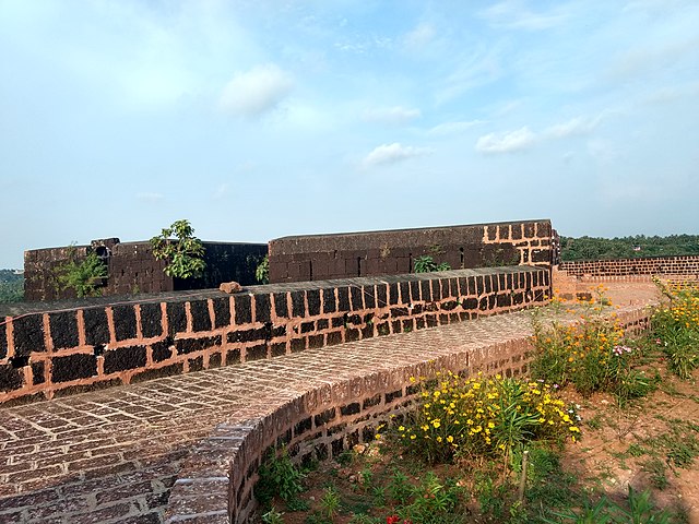 Chandragiri Fort, Visit during One day Kasargod Sightseeing Trip by cab