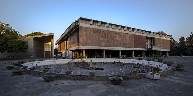Chandigarh Museum and Art Gallery, Visit during One day Chandigarh Sightseeing Trip By cab