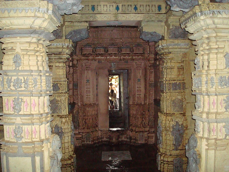 Amruteshwar Mahadev Temple Visit during One day Pune to Bhandardara Trip By cab