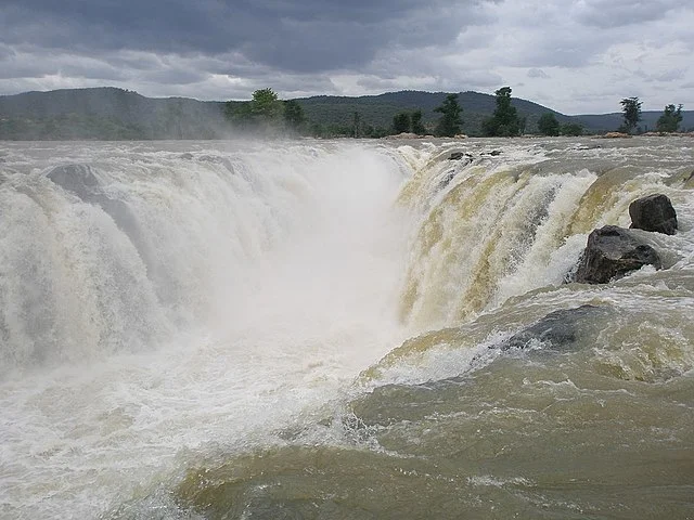 Hogenakkal Waterfall