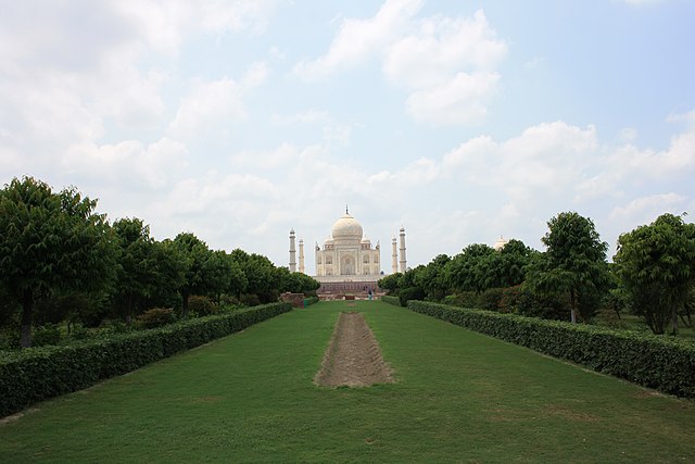 Mehtab Bagh, Visit during Gwalior to Agra One day trip by cab