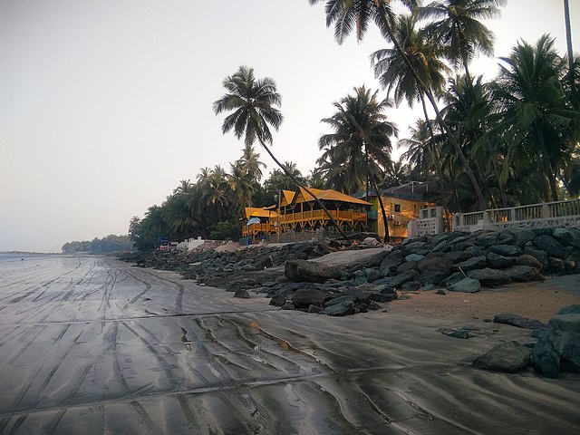 Manori Beach, Visit during one day Mumbai to Manori-Gorai trip by cab